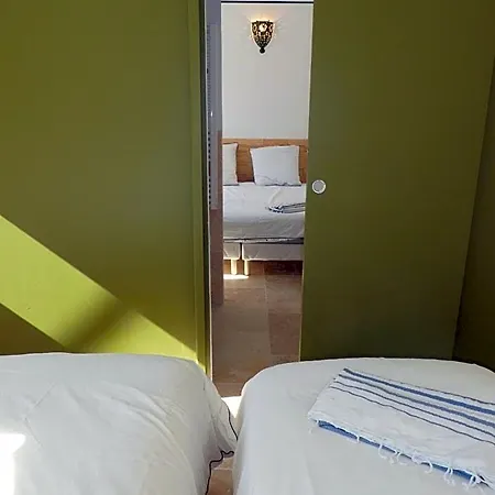 L'auguste Bed and Breakfast